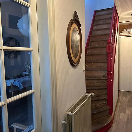 Holiday home Charmante Maison Avec Jardin Et Veranda Anzin